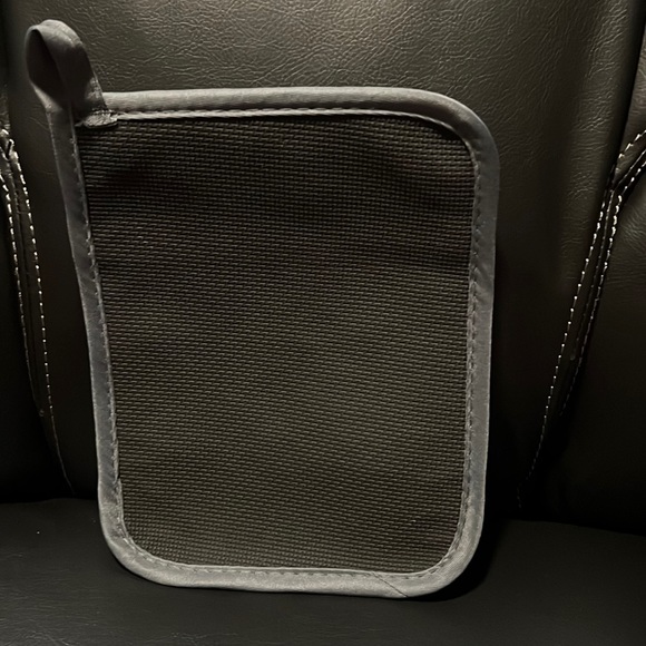 Pot holder with pocket - Picture 2 of 2